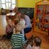 TATA NATALKI I MAMA KRZYSIA CZYTAJA BAJKĘ W GRUPIE I (galeria: 6)