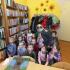 Wizyta w bibliotece. Zajęcia plastyczno-konstrukcyjne.