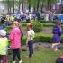 Sadzenie kwiatów w parku, gr. IV; 08-05-2015 (galeria: 7)