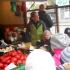 Kupujemy warzywa i owoce - wycieczka grupy III: 09.10.2013 (galeria: 11)