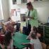 Zajęcia edukacyjne z pracownikiem PGK w grupie V (galeria: 6)