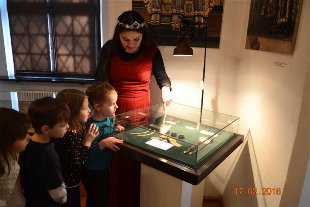 FERIE W MUZEUM