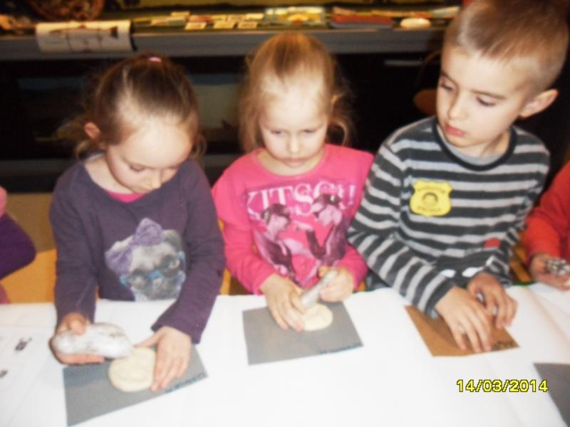 Dzieci z PM nr 5 poznają tropy zwierząt w "Dolinie Słupi"