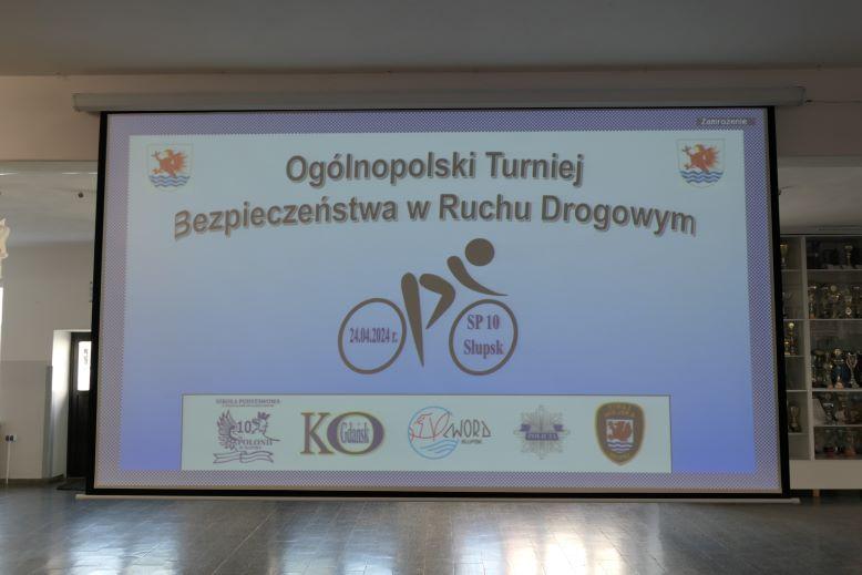 Turniej Bezpieczeństwa w Ruchu Drogowym - slajd wyświetlony na ekranie w holu szkoły.