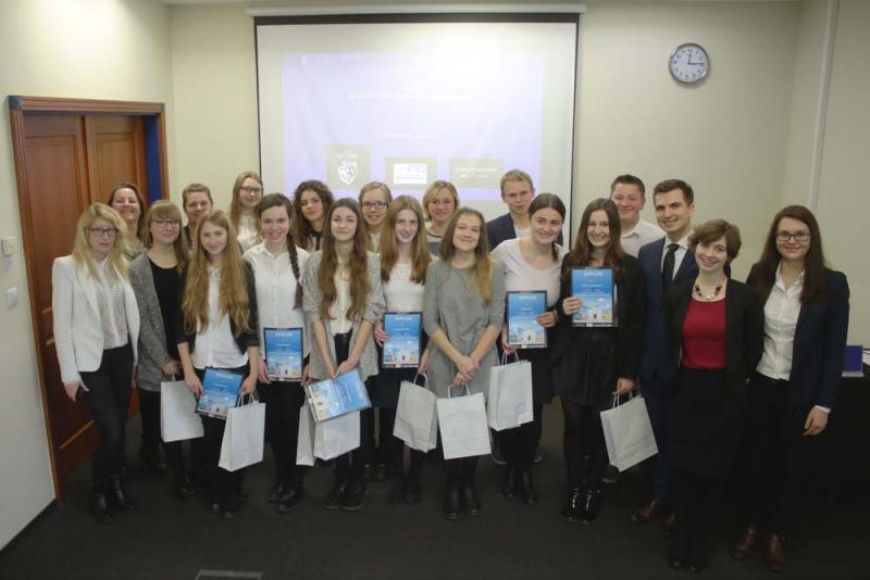 Czytaj więcej... Ogólnopolski konkurs ,,Młodzież Seniorom o Bankowości”