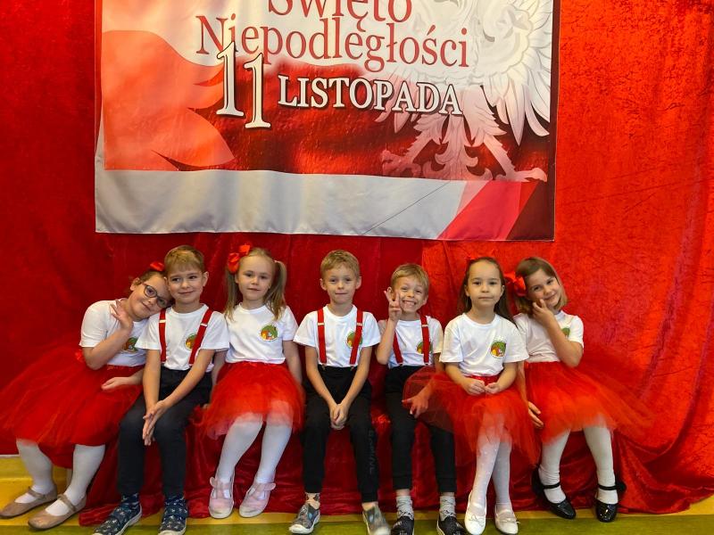zdjęcie grupowe - czekamy na występ