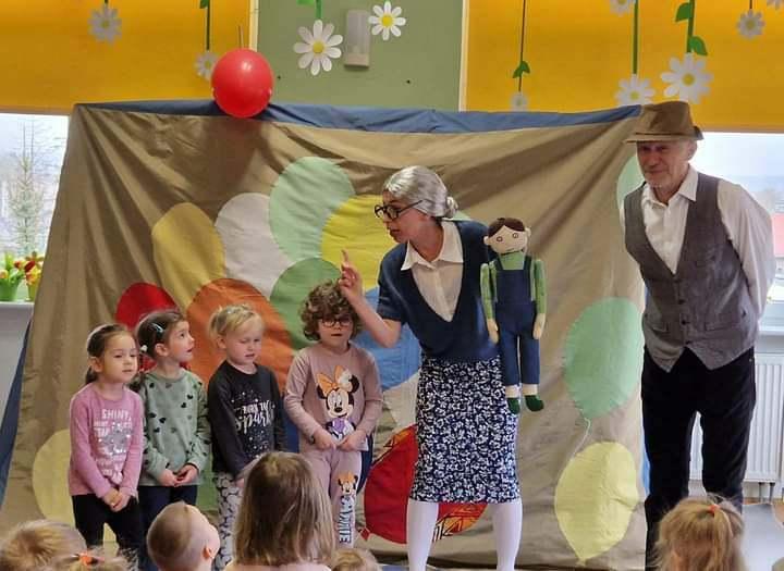 Przedstawienie "O Tadku Niejadku"