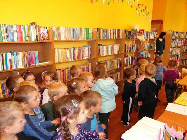 Wizyta przedszkolaków w bibliotece