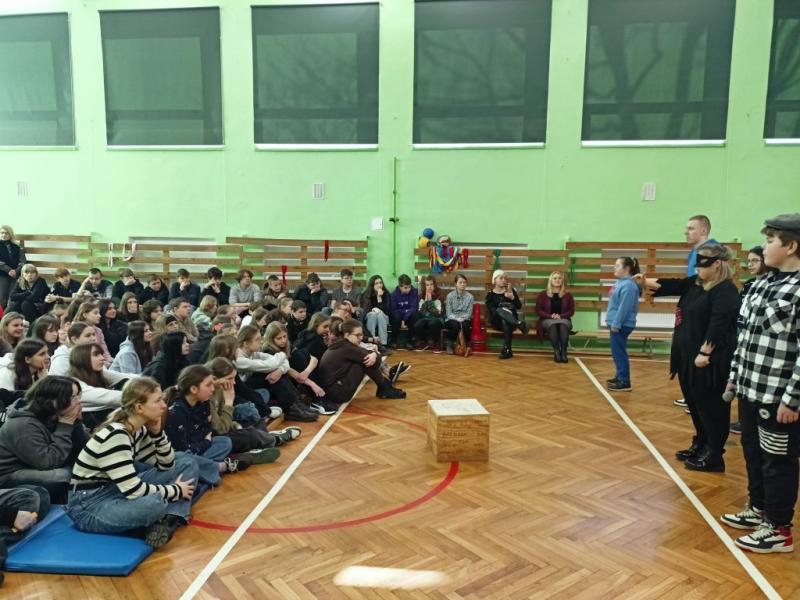 Dnia 29.2.2024r gościliśmy w naszej szkole zespół teatralny Pokolenia.pl ze Specjalnego Ośrodka Szkolno - Wychowawczego w Słupsku.