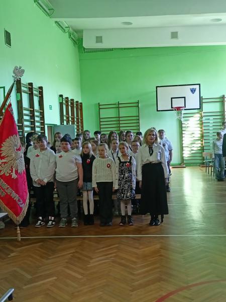 7 listopada w naszej szkole odbył się uroczysty apel z okazji Narodowego Święta Niepodległości.