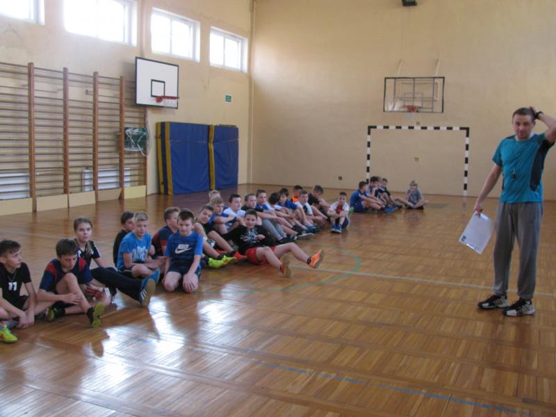 SZKOLNY TURNIEJ PIŁKI NOŻNEJ KLAS V - VI.