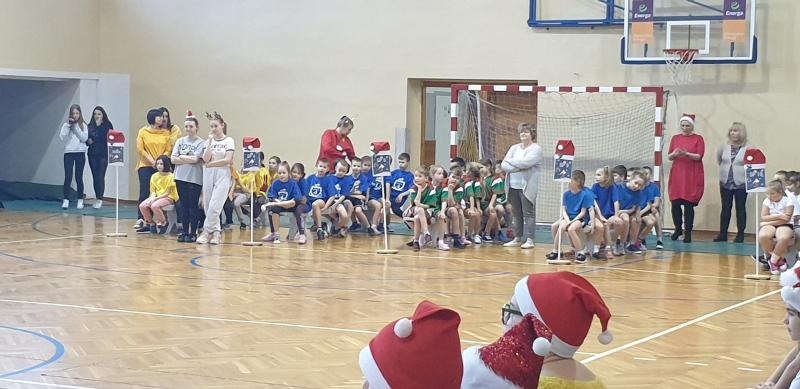 Międzyszkolny Turniej Sportowy dla klas II "Z Mikołajem Na Start"