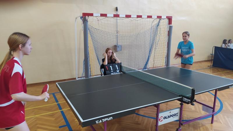 Słupska Olimpiada Młodzieży Szkół Podstawowych w tenisie stołowym dziewcząt i chłopców