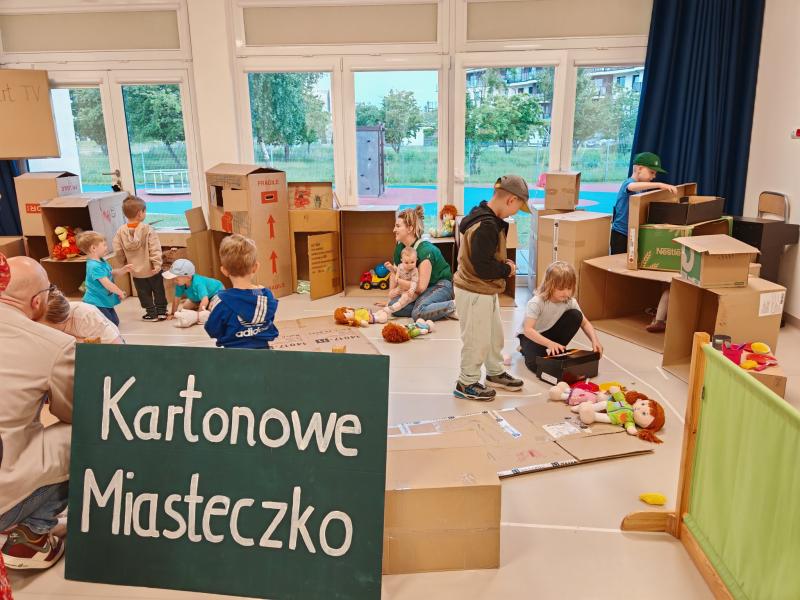 kartonowe miasteczko